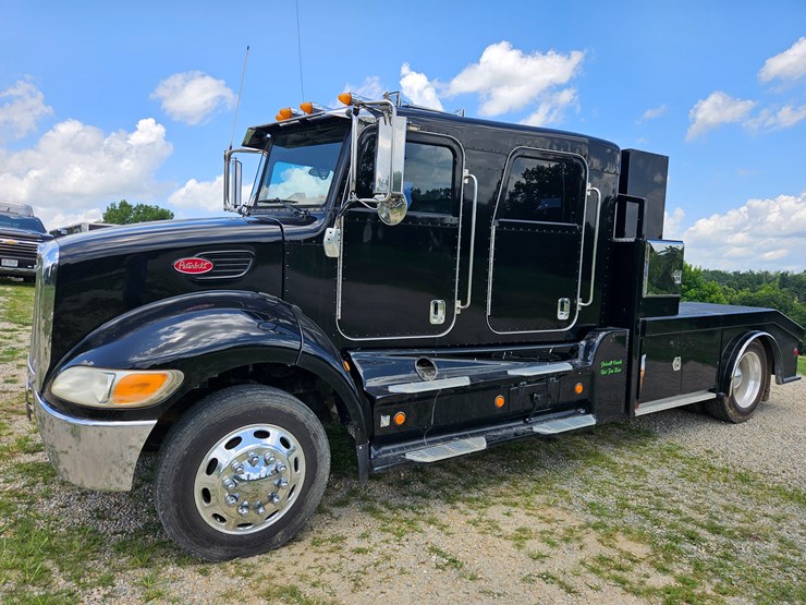 2007-peterbilt-335-image-4