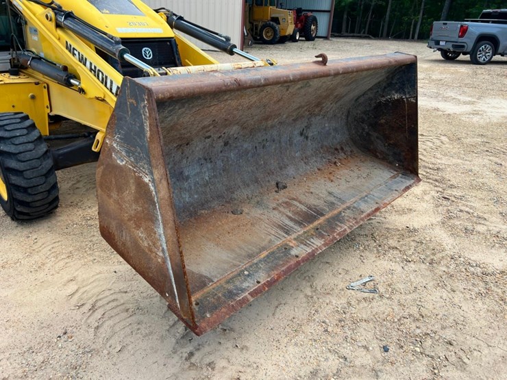 2011-new-holland-b95b-image-14