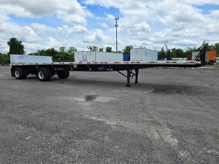 2015-great-dane-48'-x-102"-image-55