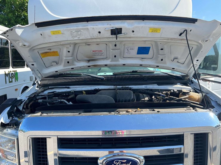 2016-ford-e450-image-13