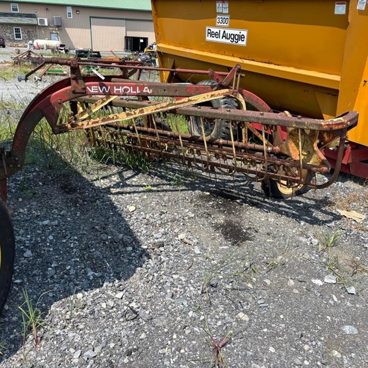 NEW HOLLAND 256