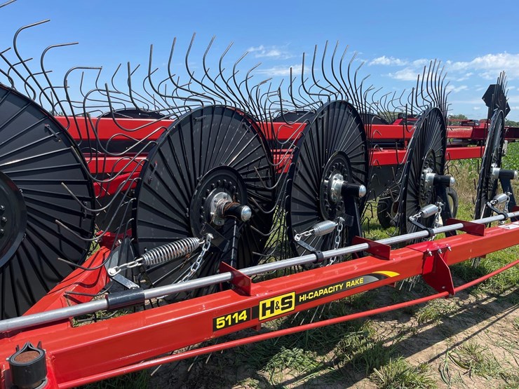 2023-h&s-14-wheel-v-rake-1-owner-image-13