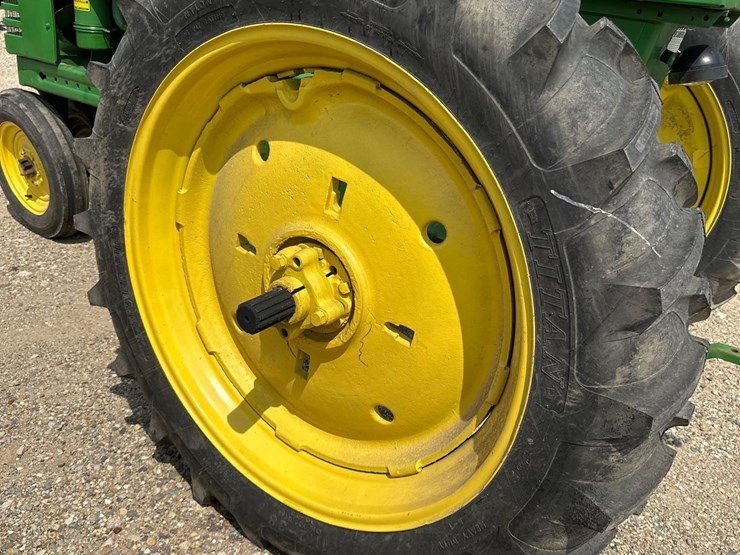 john-deere-b-image-11