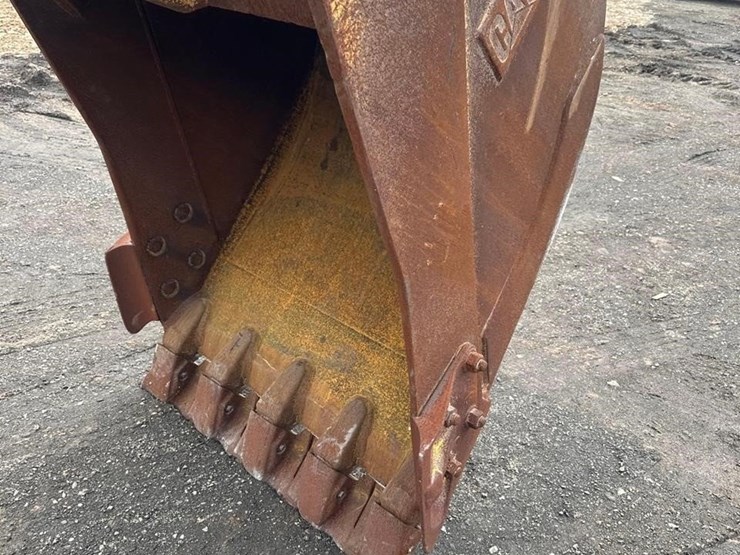 2021-caterpillar-320gc-image-13