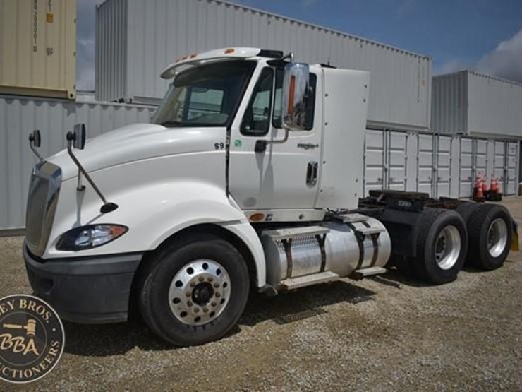 2014-international-prostar-image-1