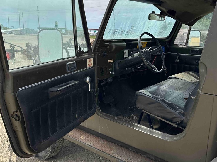 10701---(1985)-jeep-flightline-diesel-tow-truck-4x2-(vin#-3v0a24xxem000532)-image-14
