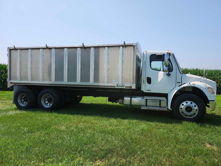 2007-freightliner-business-class-m2-tandem-truck-image-19