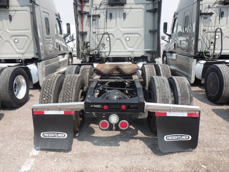 2024-freightliner-cascadia-126-image-5