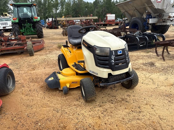143---cub-cadet-lawn-tractor-image-1