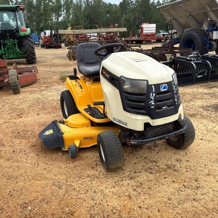 143 - CUB CADET LAWN TRACTOR