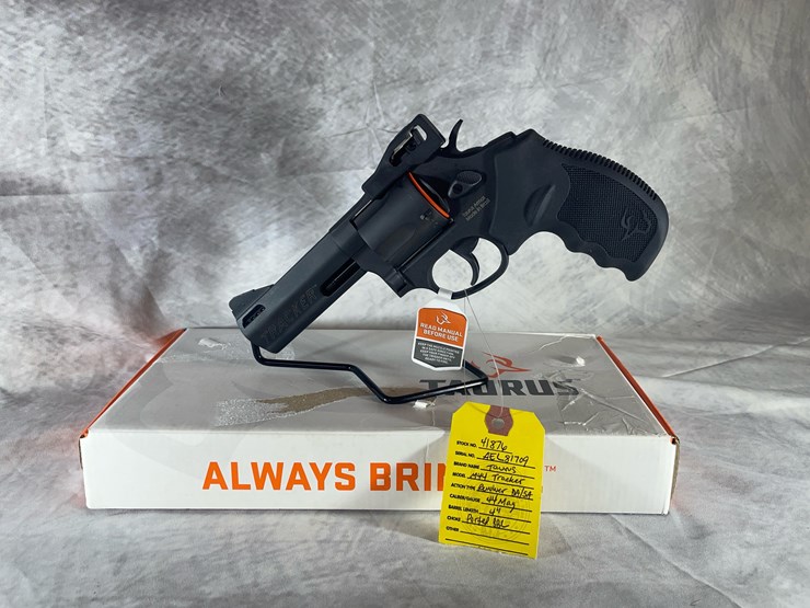 #4380-•-taurus-m44-44-rem-mag-revolver,-sn:-ael81709-image-1