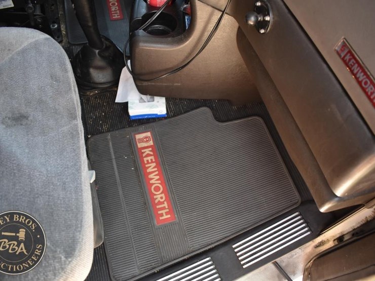 2011-kenworth-t660-image-85