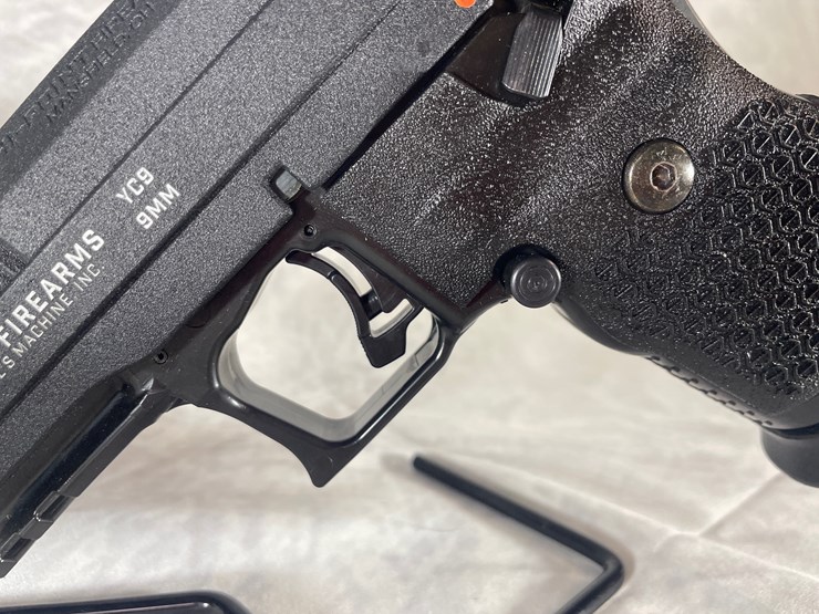 #4382-•-hi-point-yc9-tactical-9mm-luger-pistol,-sn:-yc006575-image-18