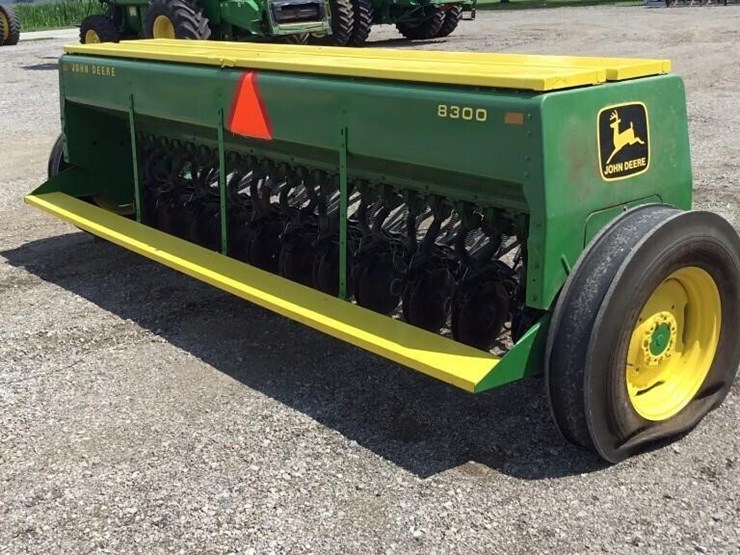 john-deere-8300-image-9