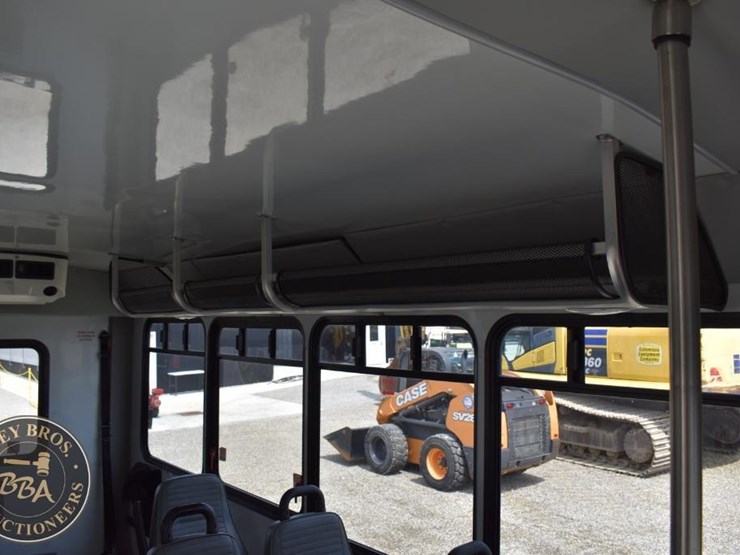 2014-ford-e350-image-32