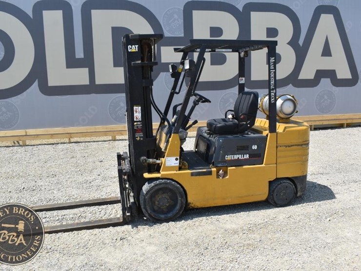1996-caterpillar-gc30-image-3