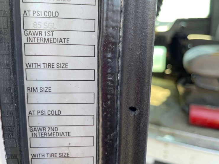 2004-kenworth-t300-single-axle-dump-truck-image-38