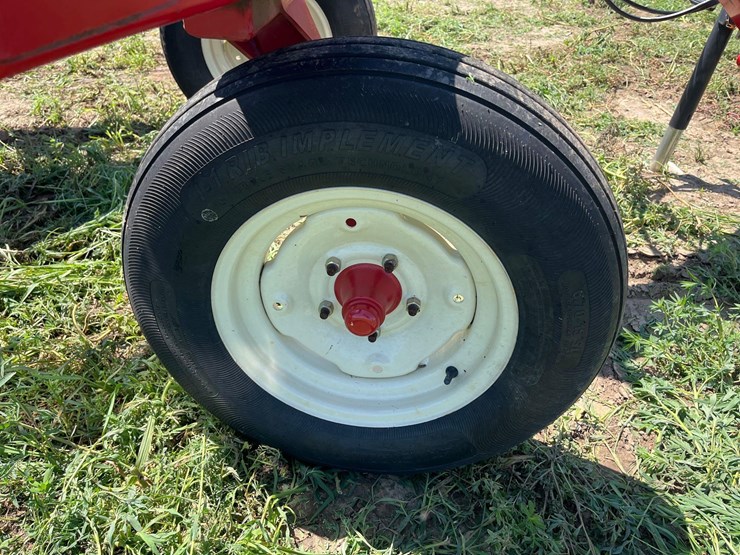 2023-h&s-14-wheel-v-rake-1-owner-image-8
