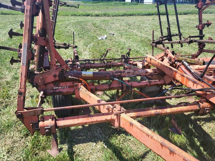 allis-chalmers-1300-e-30'-field-cultivator-w/3-bar-spike-harrow-image-39