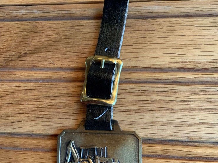 (3)-john-deere-industrical-watch-fobs-image-10