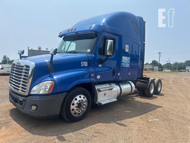 2015-freightliner-cascadia-125-image-1
