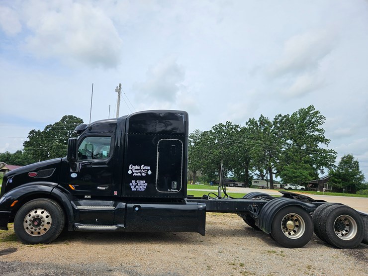 2018-peterbilt-579-image-7