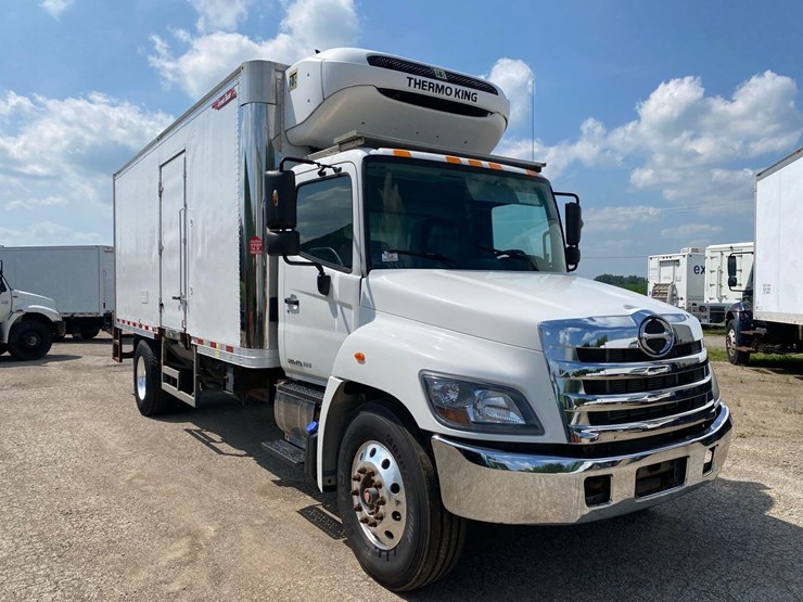 2018-hino-338-image-3