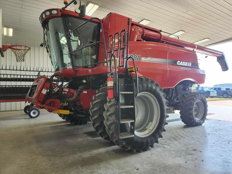 2009-case-ih-6088-image-1
