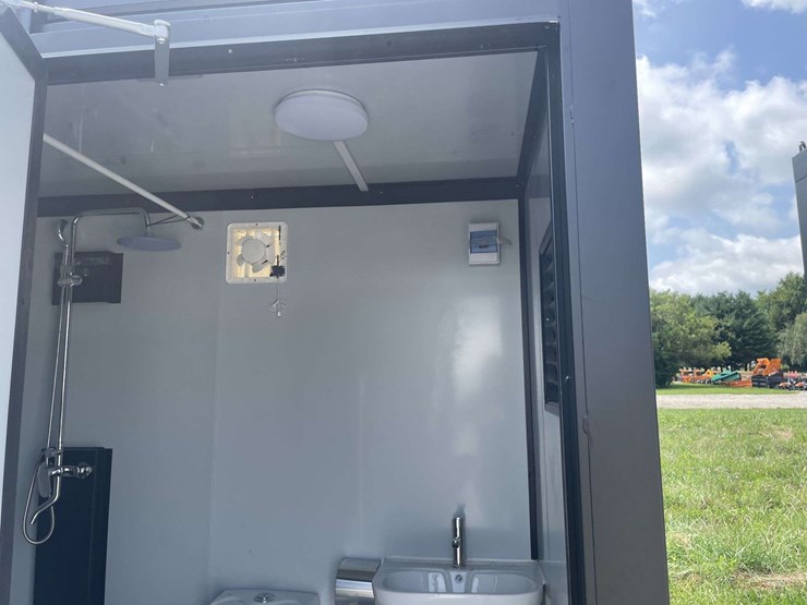 portable-washroom-image-3
