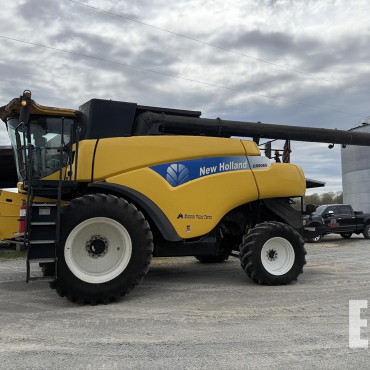 2011 NEW HOLLAND CR9065