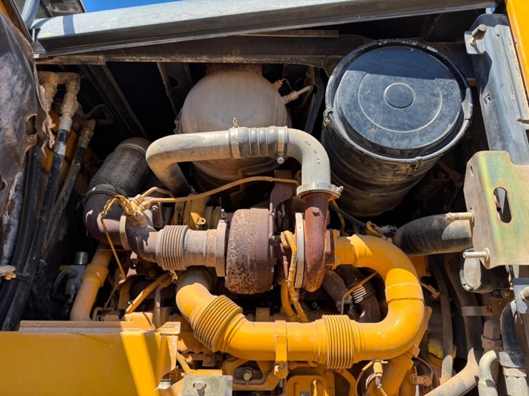 2013-deere-824k-image-20