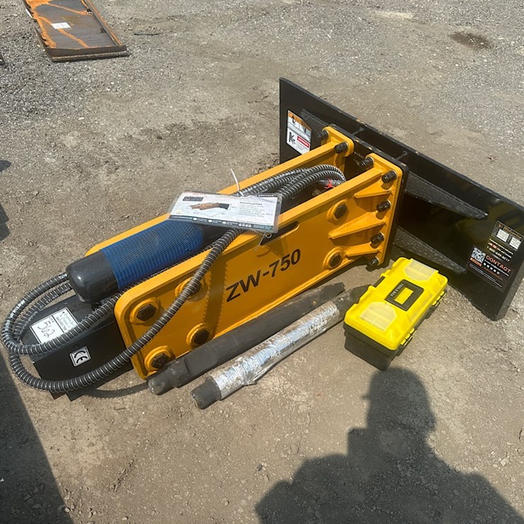 WOLVERINE ZW-750 HYDRAULIC BREAKER