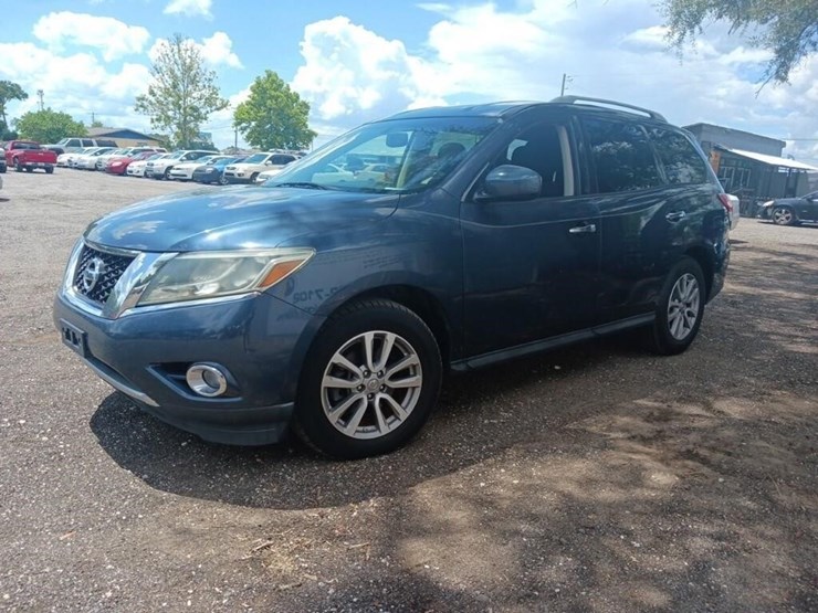 2015-nissan-pathfinder-image-3