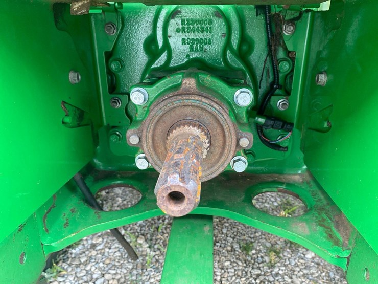 2016-john-deere-8245r-image-21