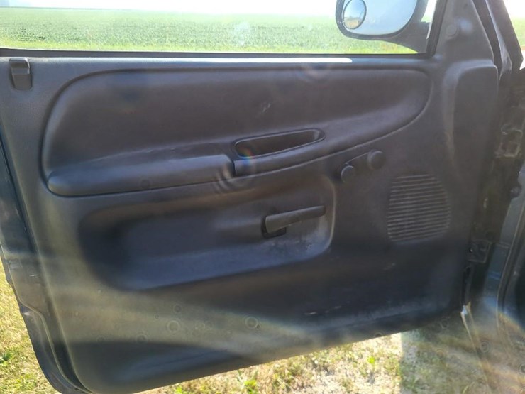 2002-dodge-2500-image-57