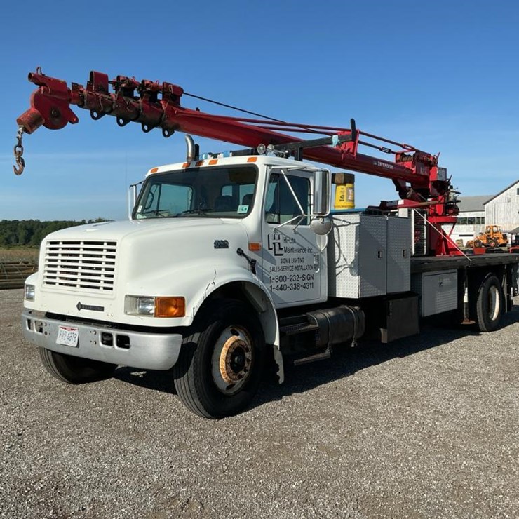 2001 INTERNATIONAL 4900