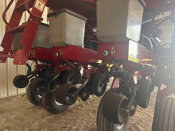 2010-case-ih-1250-image-24