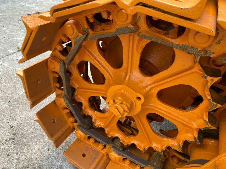 oliver-ag-6h-ag-crawler-image-25