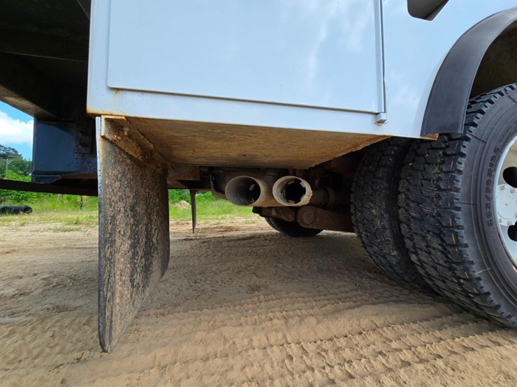 2014-ford-f550-image-15