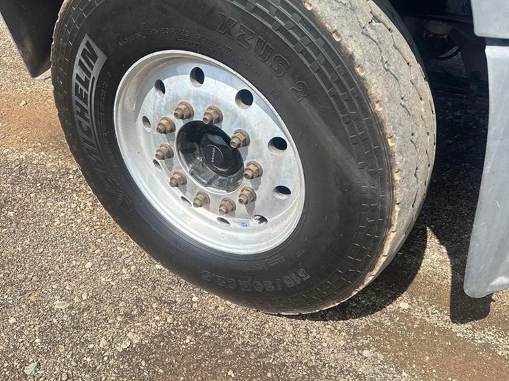 2021-mack-granite-64fr-image-9