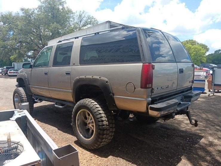 1999-gmc-suburban-image-8