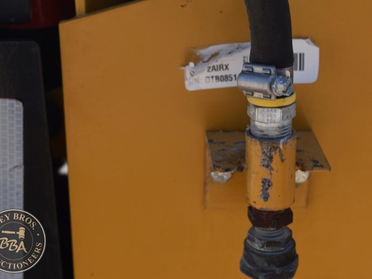 2018-caterpillar-262d-image-49