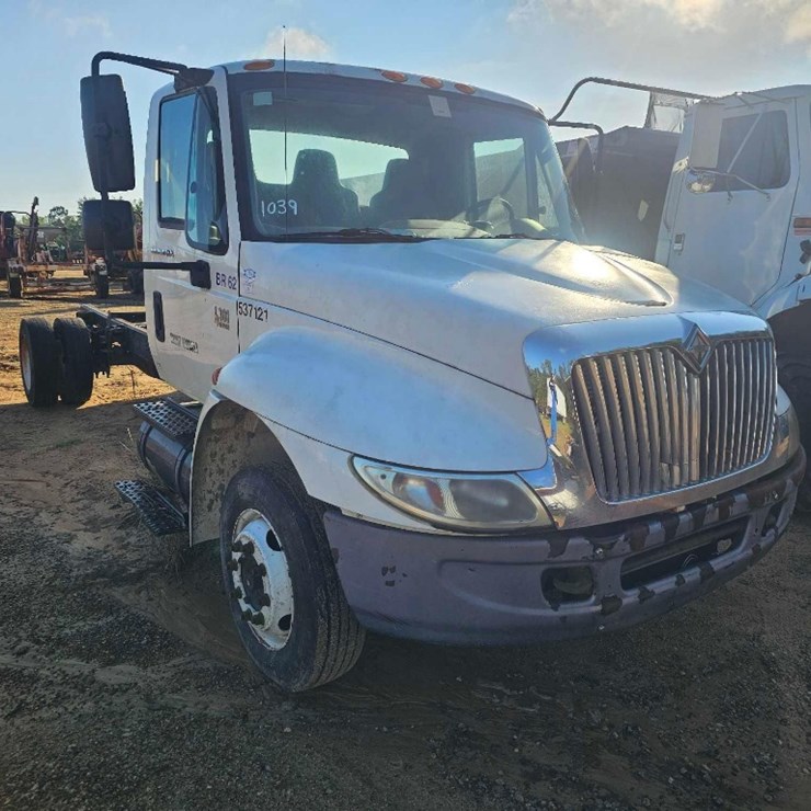 2006 INTERNATIONAL 4300