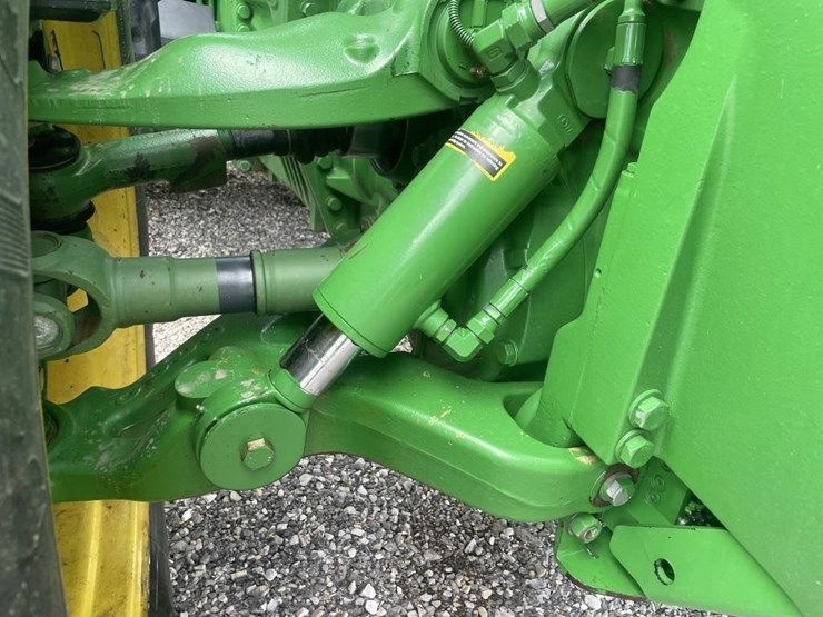 2011-john-deere-8335r-image-14