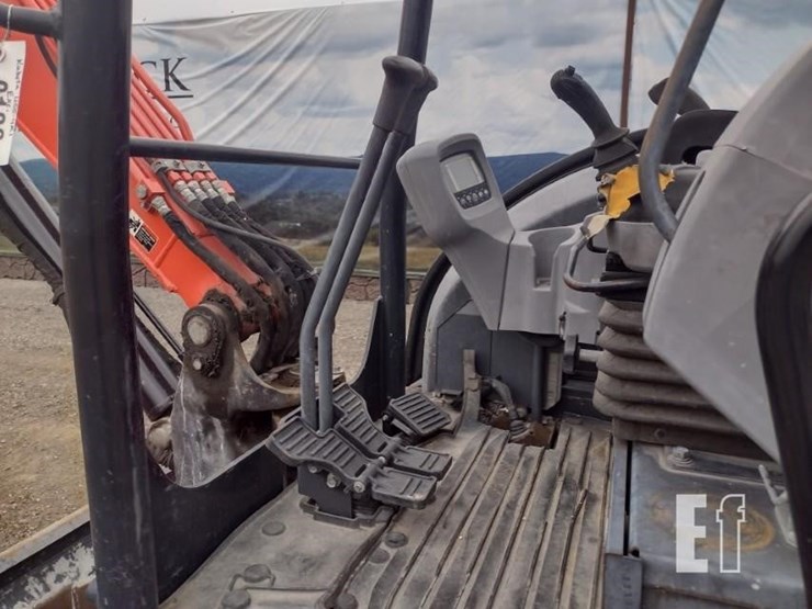 2019-kubota-u55-4-image-12