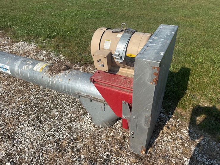 17’x10”-hutchinson-auger-image-3