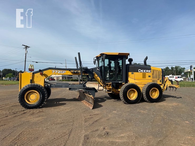 2014-deere-772gp-image-1