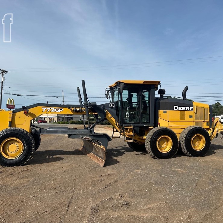 2014 DEERE 772GP