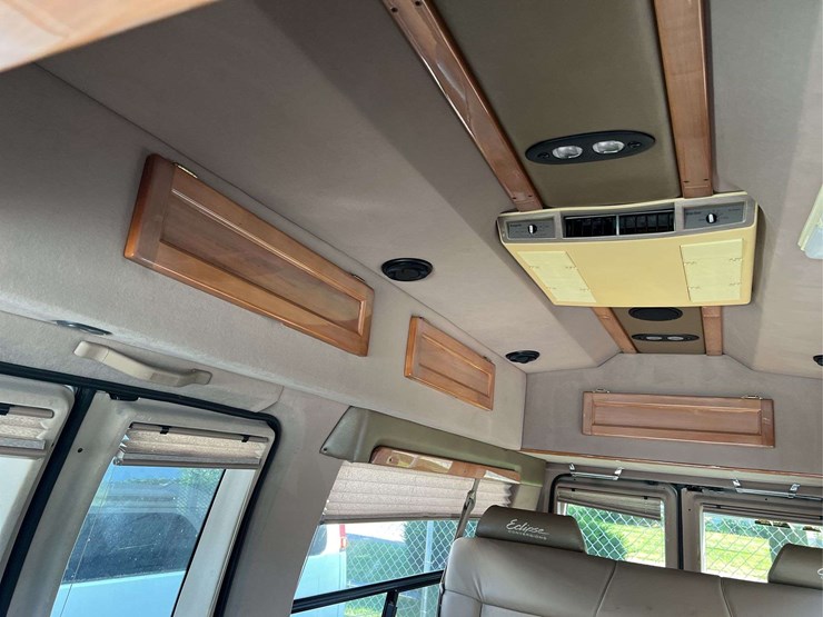 2002-ford-e250-image-20
