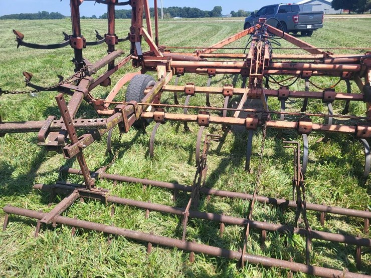 allis-chalmers-1300-e-30'-field-cultivator-w/3-bar-spike-harrow-image-26